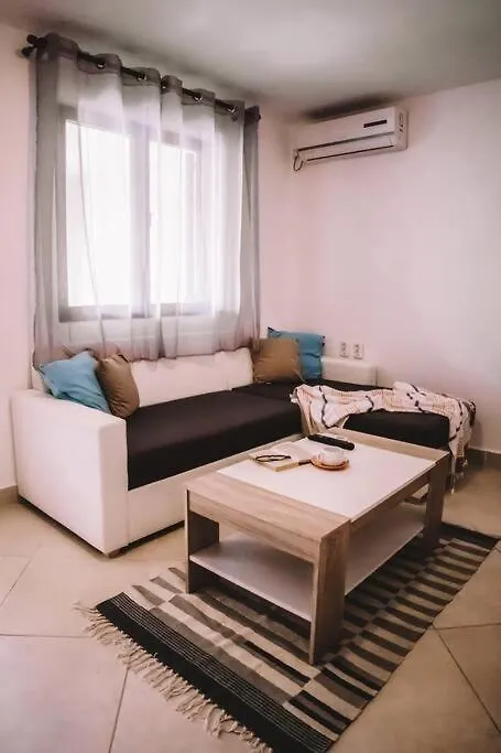 Holiday House Zlata Banjol 0*,  Croacia